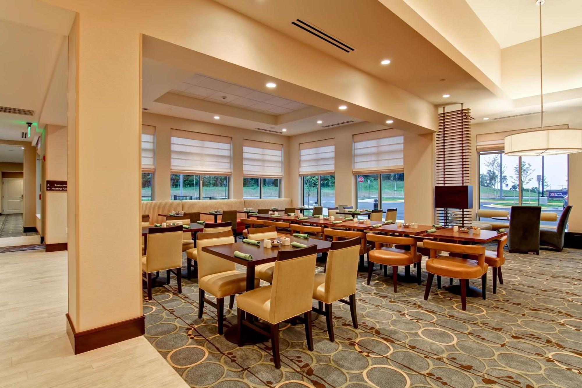 Hilton Garden Inn Woodbridge Exterior foto