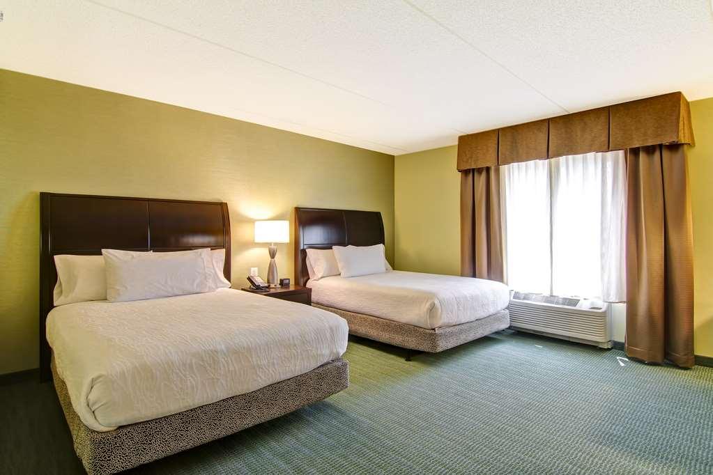 Hilton Garden Inn Woodbridge Habitación foto